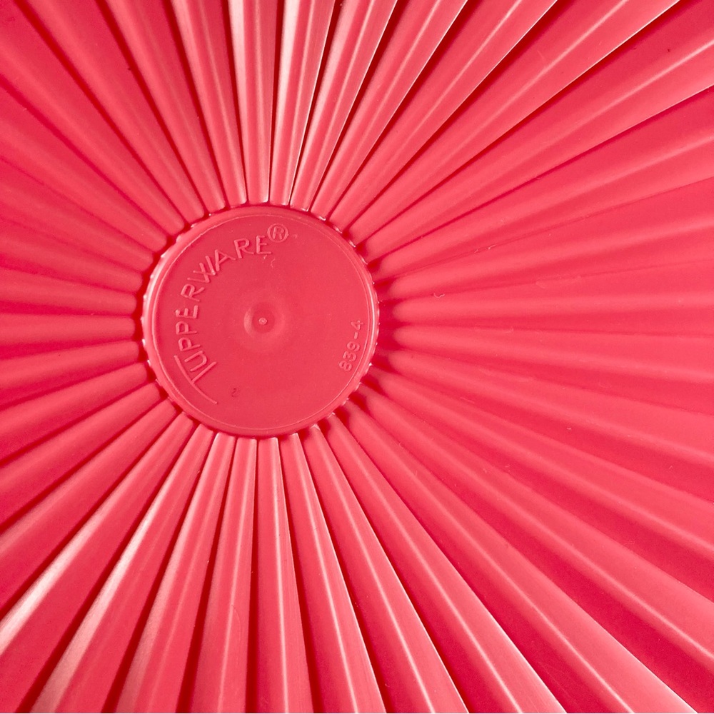 Two Tupperware Servalier Bowls in Shades of Pink 838 and 840 - Picture 9 of 13